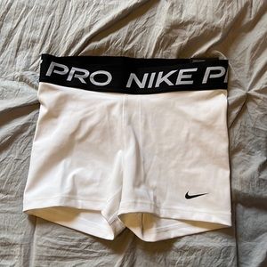NEVER WORN Nike Pro White Shorts